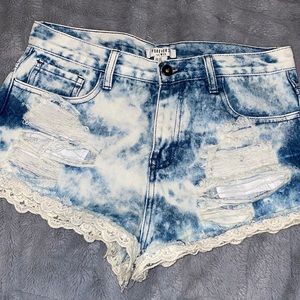 Forever 21 jean shorts. Size US 27